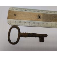 Ключик большой, старинный, с рубля!!!