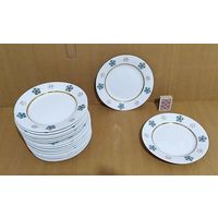 Тарелки, много