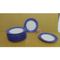 Тарелки, много