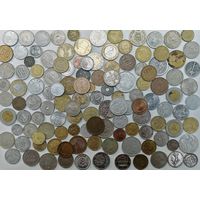 Монеты разных стран. Одним лотом 120 шт. С рубля