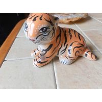 Статуэтка тигренка