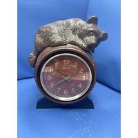 Старт с 1 рубля ! Часы настольные молния медведь на бочонке , смотрите другие лоты много распродаж!!!