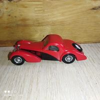 Винтаж.BUGATTI 57 "S".Solido.Франция.1/43.