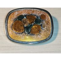 Металлическая брошь, размер 4.5*3.5 см.