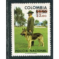Колумбия. Национальная полиция. Полицейский со служебной собакой. Надпечатка