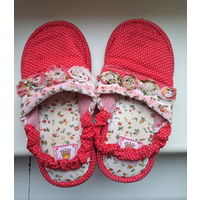 Тапки красные с розами Принцесса, бу, р.30 (по стельке 19см)