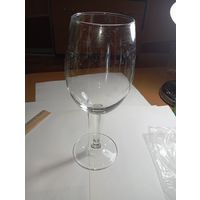 Винный бокал , 23 см. высота .