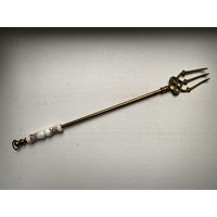 Вилка большая, латунь.