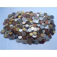 Сборный лот монет мира ( без СССР , СНГ и России ) , 600 штук .