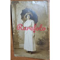 1920-е Открыточный формат девушка с зонтом ретро типажи студийное фото