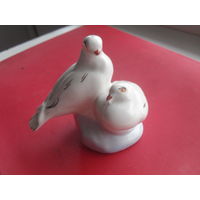 Статуэтка фарфоровая Голуби, Минск ФФЗ.