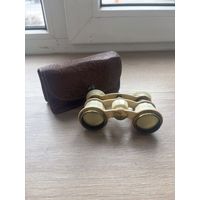 Бинокль театральный с футляром СССР