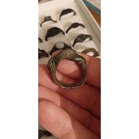 Перстень большой витой.