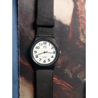 Часы Q&Q кварцевые VA 46-005  с браслетом