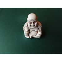 Фигурка нэцкэ.