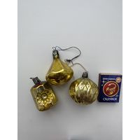 Лот елочных игрушек.