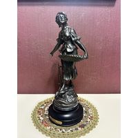 Бронзовая статуэтка Сеятельница, клеймо, Европа, много лотов с рубля