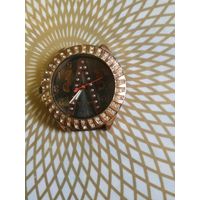 Часы наручные  . В ремонт,коллекцию,на запчасти. Состояние на скане.