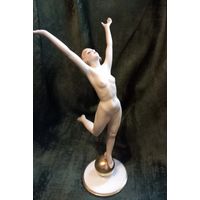 Hutschenreuther Art Deco Sonnenkind (Дитя солнца), созданная Карлом Туттером (Karl Tutter)