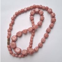 Бусы. Камень. Форма кубики. 70-е годы, Чехословакия.  Длина 45,5 см