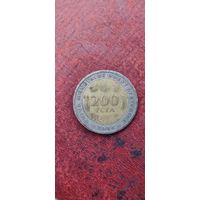 Западная Африка 200 франк 2004