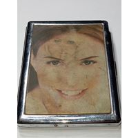 Портсигар с переливающиеся картинками .