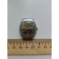 Часы женские "Заря" на ходу!