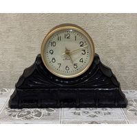 Настольные механические часы "Маяк", СССР