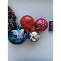 Лот елочных игрушек.