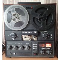 Катушечный магнитофон Юпитер 203 с бобинами.