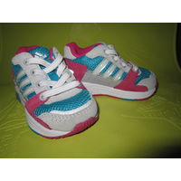 Кроссовки Adidas имиджевые, р.17-18. Новые.