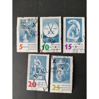 ГДР 1960 Полная серия марок "250 лет предприятию по выпуску изделий из фарфора в Мейсене" (гашеные три с клеем и две без клея, на всех есть следы наклеек) Mi.774-778 каталог 7.50 евро
