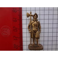 Солдатик с алебардой.