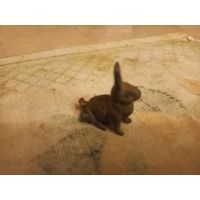 Свистулька в виде зайца.