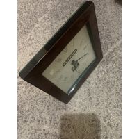 Часы настольные электронные