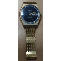 Редкие часы полет. Позолоченные с позолоченным браслетом. На ходу. Состояние!