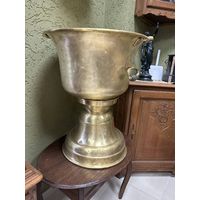 Старинная церковная утварь   . Купель для крещения