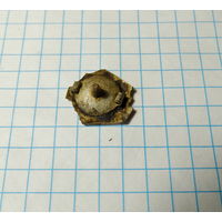 Закрутка-гайка малая. С остатками значка. КИМ