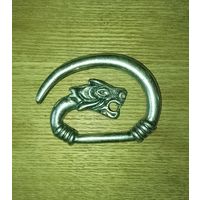 Спиральный крючок (застежка) Варульф (Warulf), выполненный в скандинавском стиле.