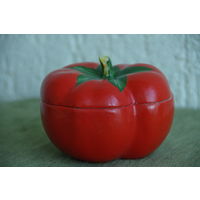 Статуэтка фарфоровая  (шкатулка , масленка )  " Помидор "   МФФЗ   ( целая )