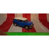 Машинка (модель) Kinsmart 1:36 Toyota FJ Cruiser
