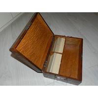 Антикварный, деревянный 3D-стереоскоп с деревянным футляром и 50 фотографий, изготовленные компанией Underwood & Underwood, Нью-Йорк.