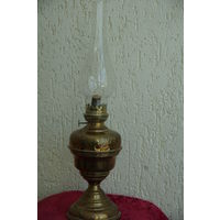 Лампа керосиновая ( латунь )  55 см  (  все целое , работает )