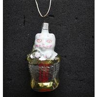 Елочная игрушка СССР . Котенок в корзине.