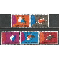 Нидерландский Суринам. Кошки. 1978г. Mi#844-48. Серия.