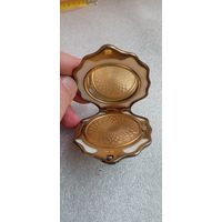 ПУДРЕНИЦА РАКУШКА СЕРЕБРО ПОЗОЛОТА  СССР винтаж   Распродажа Коллекции !!! . Экспресс  Аукцион НЕ с рубля без МПЦ и прочего 3 ДНЯ  .Много лотов в продаже .