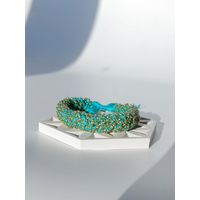 Широкий вязаный браслет из бисера