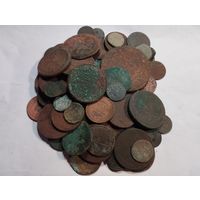 100 старых медных монет