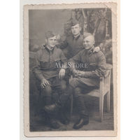 Бойцы РККА. Автобат. 1941-й г. Бельцы.