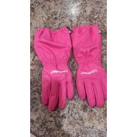 Перчатки зимние Lassie размер 3. Яркие, красивые, удобные. Отличное состояние.